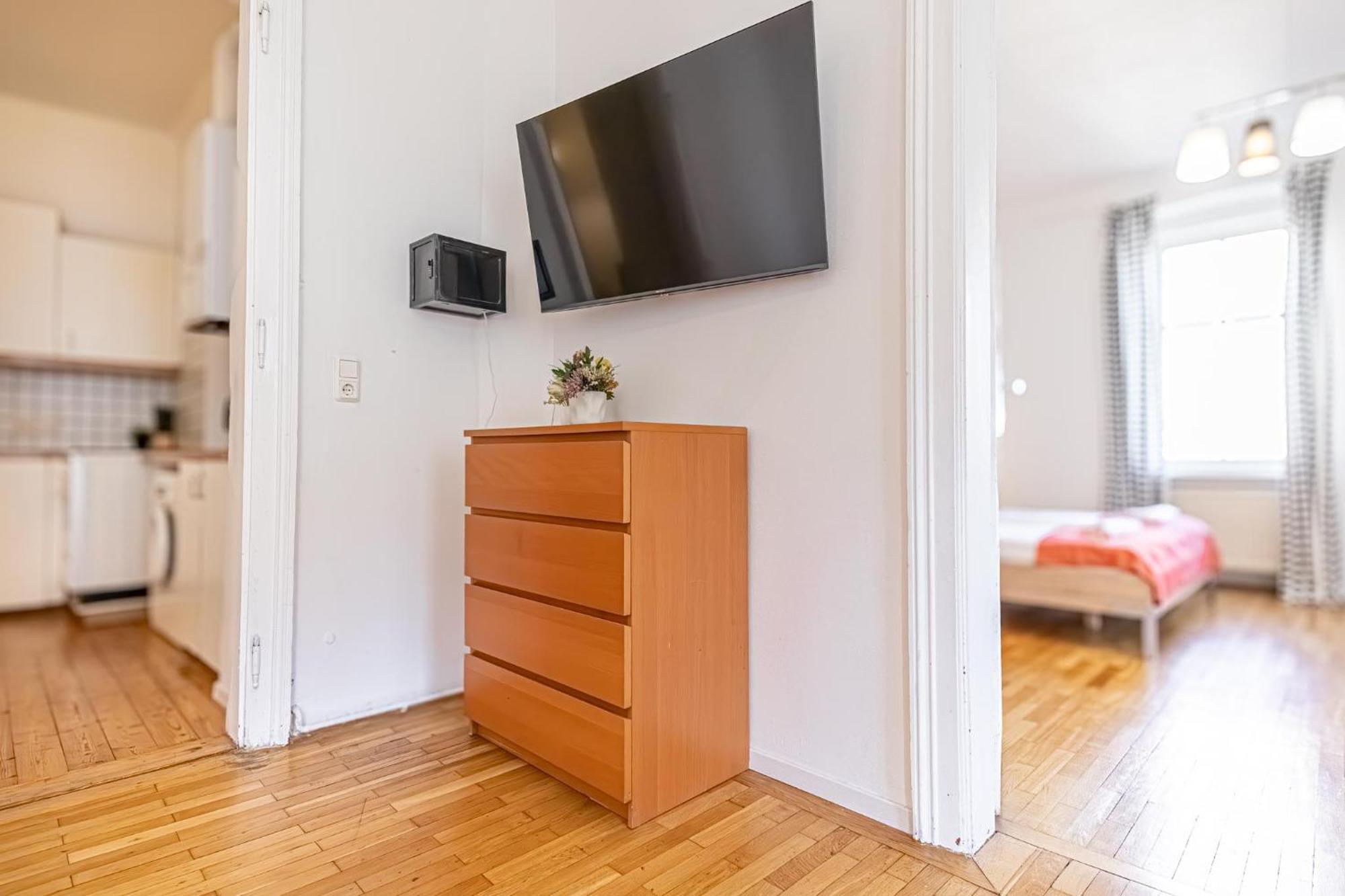 Simple Apartment Near Wiener Stadthalle Exteriér fotografie