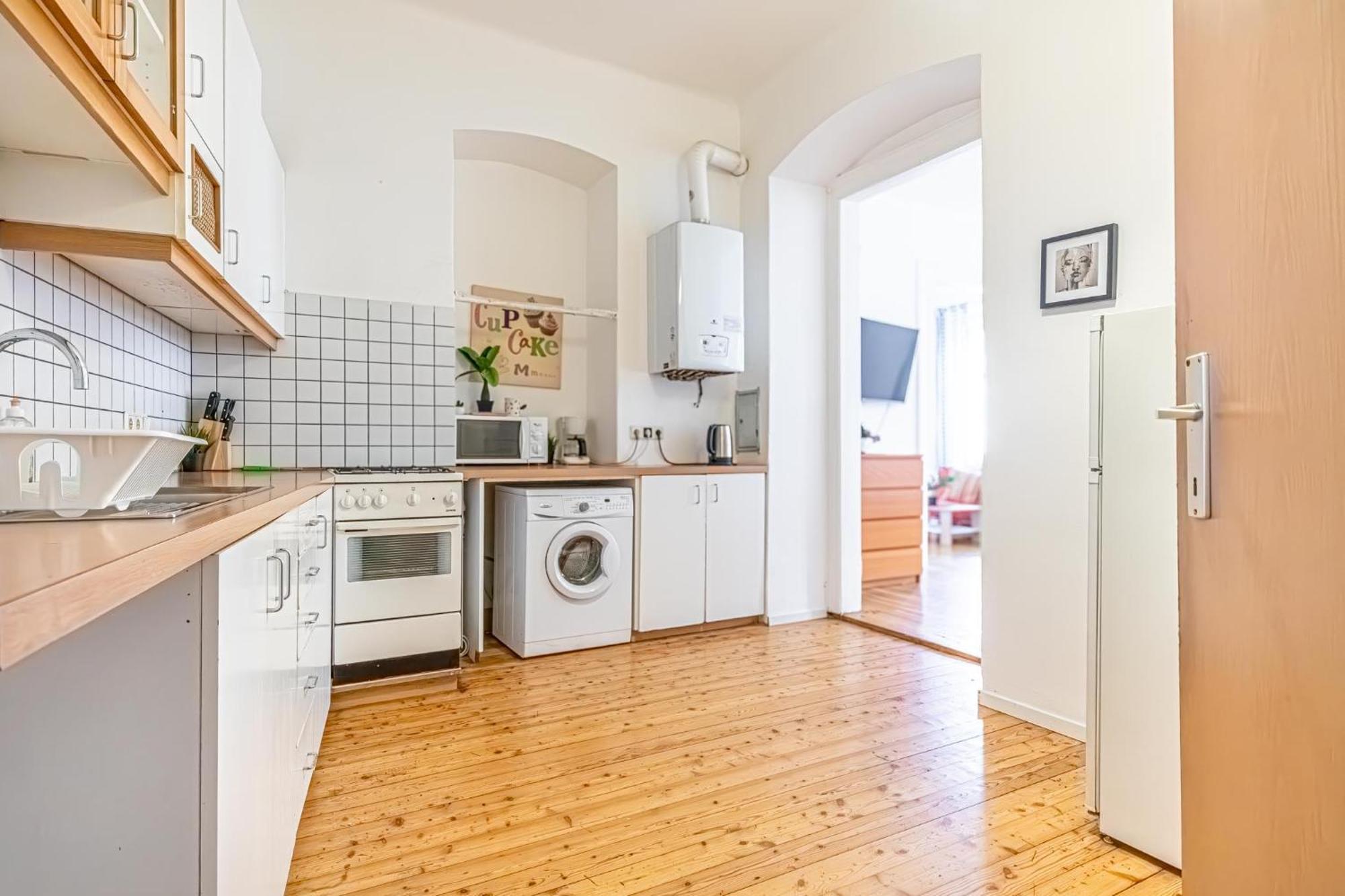 Simple Apartment Near Wiener Stadthalle Exteriér fotografie